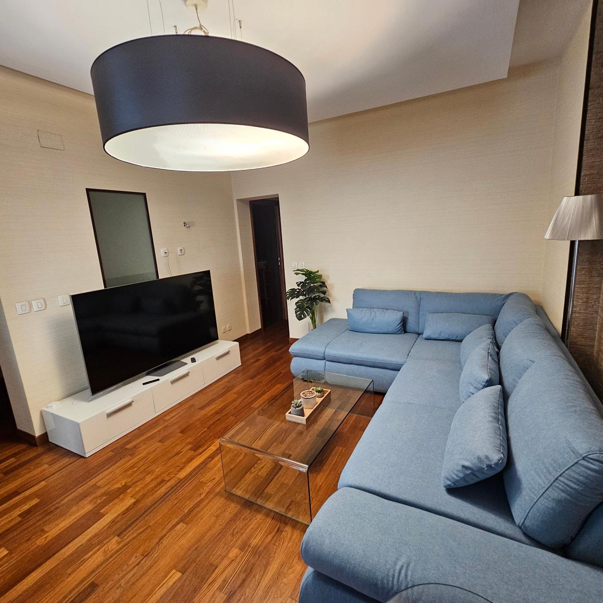 Victory's Charm - Ultra-central - By Uni88 * Bucarest